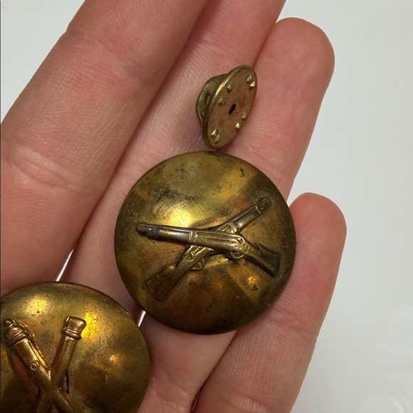 Vintage Gold Military Buttons - Picture 7 of 8